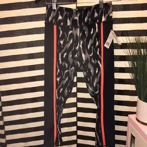 Trina Turk Pants - BNWT Trina Turk Recreation Active Capris Trina Turk Pants - BNWT Trina Turk Recreation Active Capris